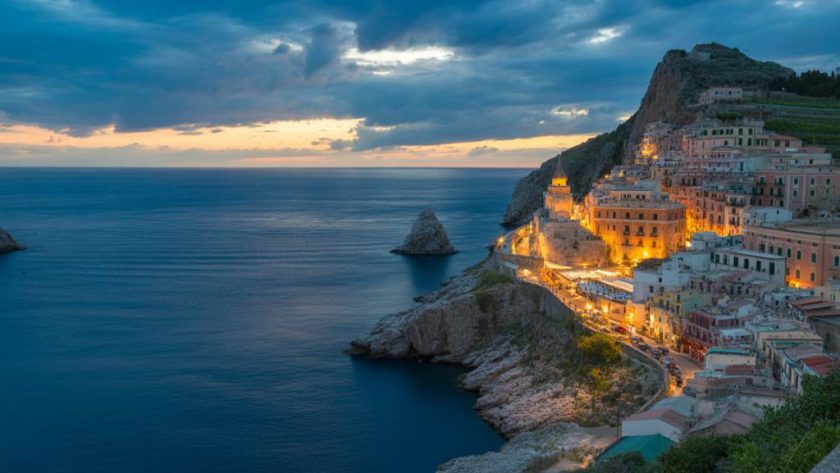 La Sicilia dei fari: viaggio lungo la costa tra luce, storia e paesaggi mozzafiato