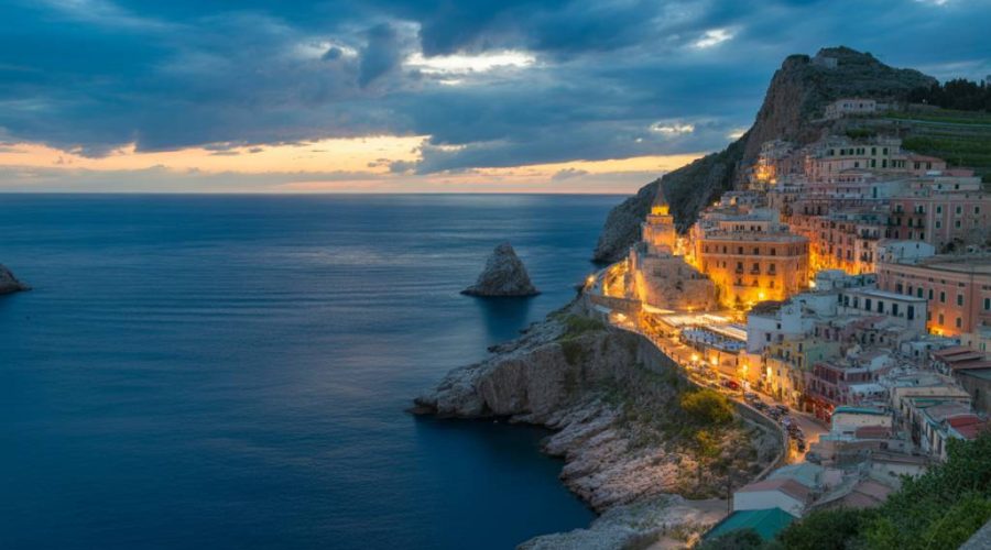 La Sicilia dei fari: viaggio lungo la costa tra luce, storia e paesaggi mozzafiato